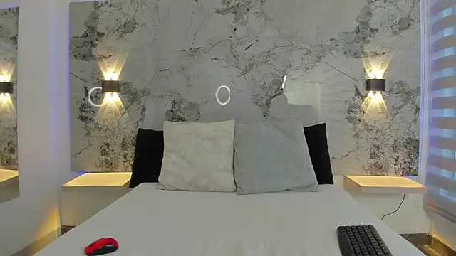 ZOE LE online show from 04/09/26, 11:48