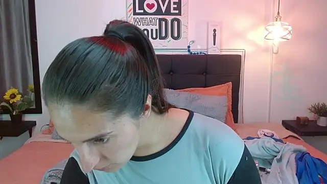 Sharon 10  online show from 10/02/25, 01:45