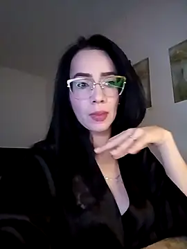 YaraDuartee online show from 10/17/25, 07:49