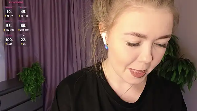 TwixieGuo online show from 11/26/25, 10:49