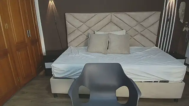 GabySweett  online show from 10/19/25, 12:28