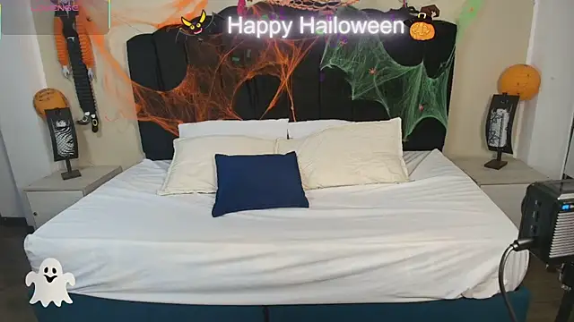 GabySweett  online show from 10/31/25, 01:34