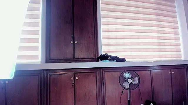 Violet Anders online show from 10/03/25, 08:17