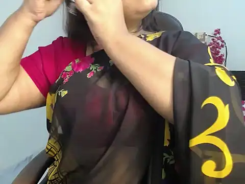 Queen Homaira online show from 11/03/25, 03:41