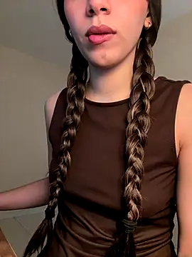 Capricho 01 online show from 12/01/25, 01:05