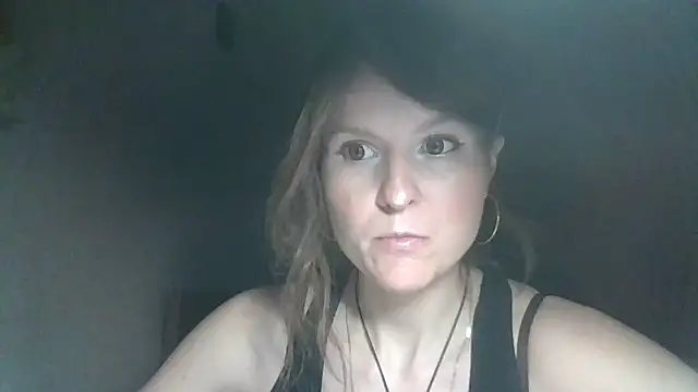 Arivonne online show from 04/22/26, 04:52