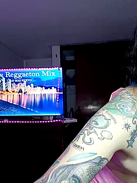 pinklajokr online show from 11/08/25, 12:22