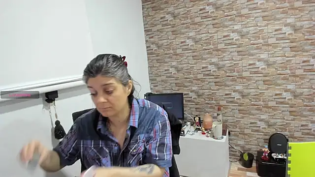 Yin yang hot online show from 11/25/25, 03:39