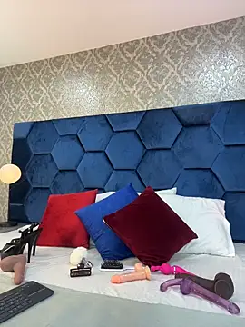 Angelina Roa online show from 04/17/26, 02:31