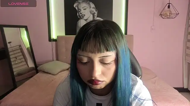Snapshot of _ceeleste_cute_ chatting on 06/19/26, 01:26 ceeleste cute online show from 06/19/26, 01:26