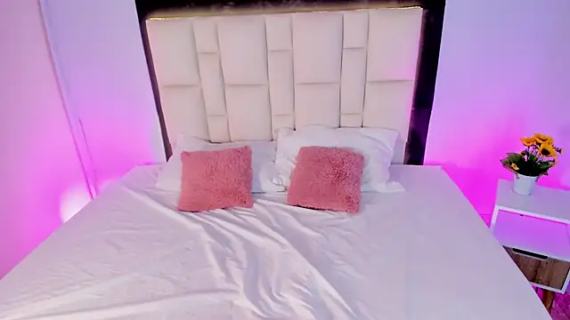 Athenea  fox online show from 10/11/25, 11:20