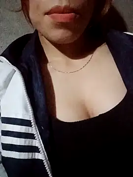 nhinhi-sexy online show from 10/08/25, 09:45