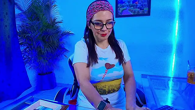 Carol Miss2 online show from 11/12/25, 10:37