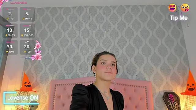 kendallspears 1 online show from 10/31/25, 03:40