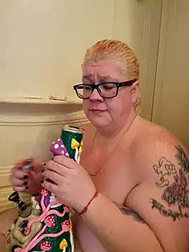 violentviolet68 online show from 12/19/25, 06:48