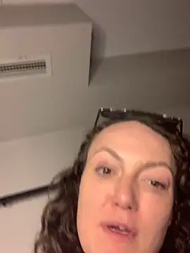 sexybriiiixoxo online show from 12/22/25, 12:40