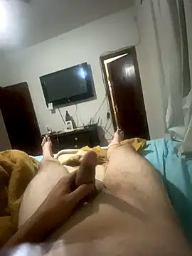 pedrolavras2009 online show from 11/06/25, 05:41