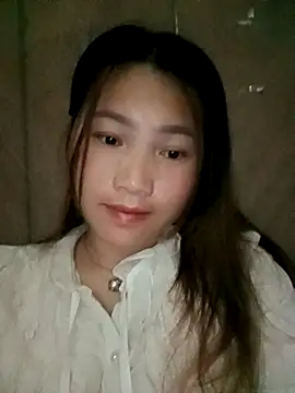 min-xinh online show from 11/17/25, 04:13