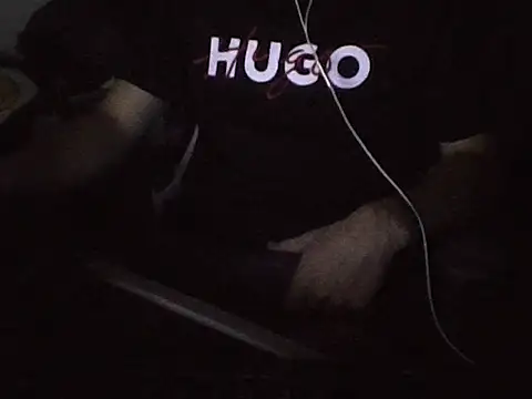 Snapshot of AlbertoRuiz086 chatting on 09/29/25, 06:29 AlbertoRuiz086 online show from 09/29/25, 06:29