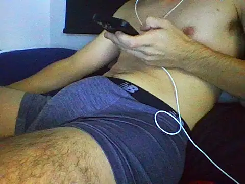 Snapshot of AlbertoRuiz086 chatting on 10/16/25, 06:14 AlbertoRuiz086 online show from 10/16/25, 06:14