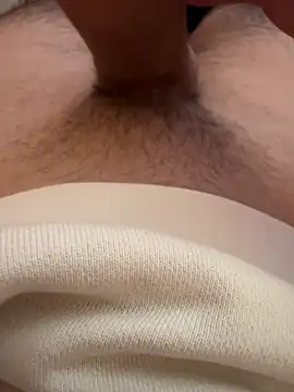 Snapshot of AlbertoRuiz086 chatting on 02/17/26, 06:36 AlbertoRuiz086 online show from 02/17/26, 06:36