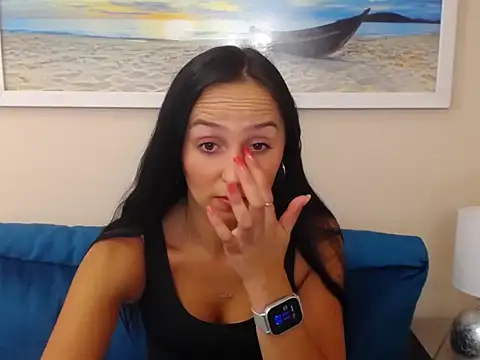 Snapshot of LuisaLive chatting on 10/09/25, 06:11 LuisaLive online show from 10/09/25, 06:11