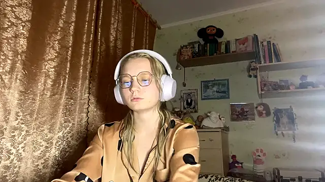 xX Looola Xx online show from 10/02/25, 07:21