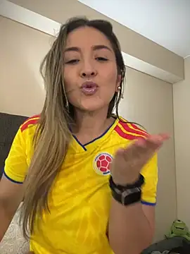 Snapshot of Mariana_gom chatting on 07/07/26, 12:20 Mariana gom online show from 07/07/26, 12:20