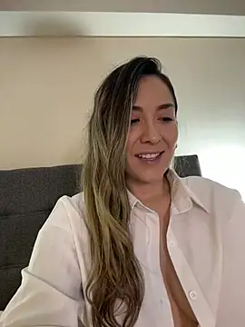 Snapshot of Mariana_gom chatting on 08/01/26, 02:05 Mariana gom online show from 08/01/26, 02:05