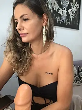 AlinemariaX online show from 10/02/25, 04:47