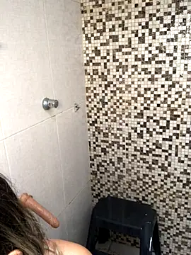 AlinemariaX online show from 10/15/25, 04:29