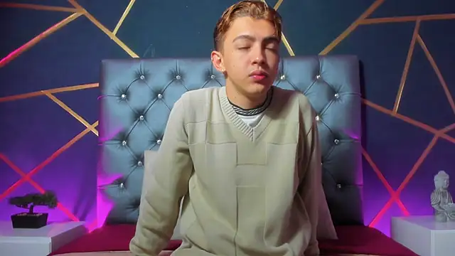 Lian Miller1  online show from 10/30/25, 12:28