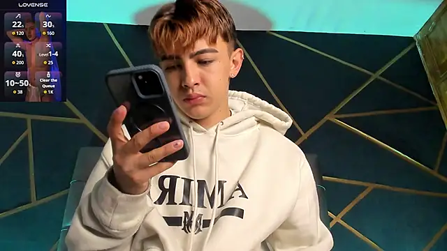 Lian Miller1  online show from 12/16/25, 12:10