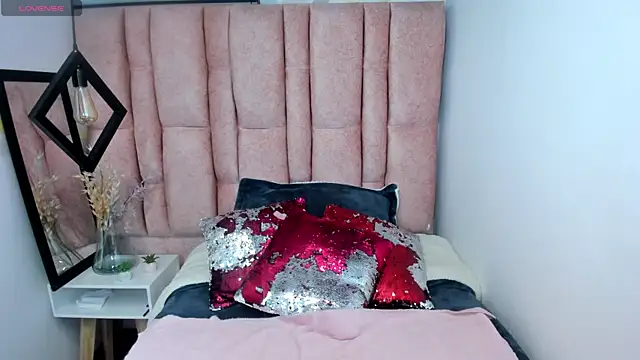 Issa Milf   online show from 05/15/26, 01:40