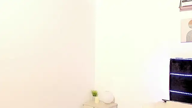 Taylormaccurdy  online show from 11/19/25, 02:17