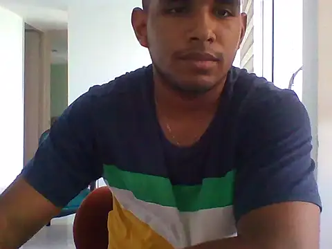 Snapshot of jesusacastrop25 chatting on 05/14/26, 04:03 jesusacastrop25 online show from 05/14/26, 04:03