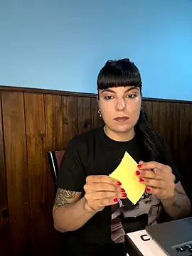 Lucecitalove online show from 11/10/25, 02:05