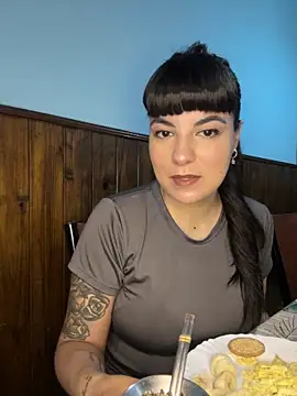 Lucecitalove online show from 11/12/25, 01:33