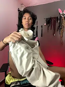 MadamLeRouge online show from 11/07/25, 11:05