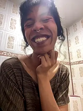 MadamLeRouge online show from 12/14/25, 03:06