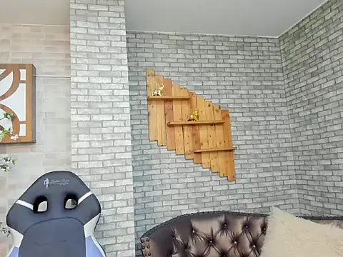 Alisonn Doll online show from 11/06/25, 12:06