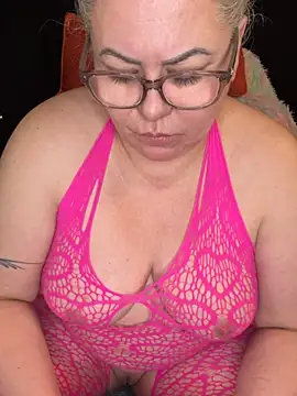 SaraNoir80 online show from 02/06/26, 06:11