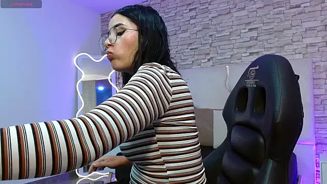 Snapshot of casse_tay chatting on 11/18/25, 02:39 casse tay online show from 11/18/25, 02:39