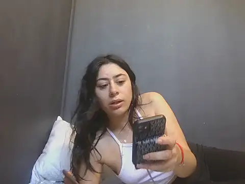 Snapshot of Ignvcivv chatting on 11/02/25, 09:06 Ignvcivv online show from 11/02/25, 09:06