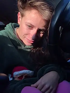 GoldenPussy1329 online show from 11/18/25, 07:57