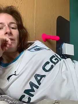 GoldenPussy1329 online show from 04/18/26, 02:21