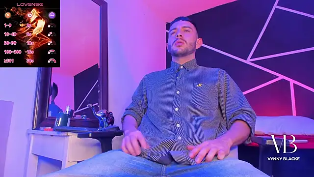 VynnyBlacke  online show from 10/29/25, 08:10