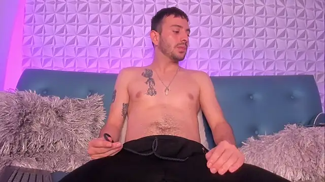 VynnyBlacke  online show from 11/14/25, 08:18