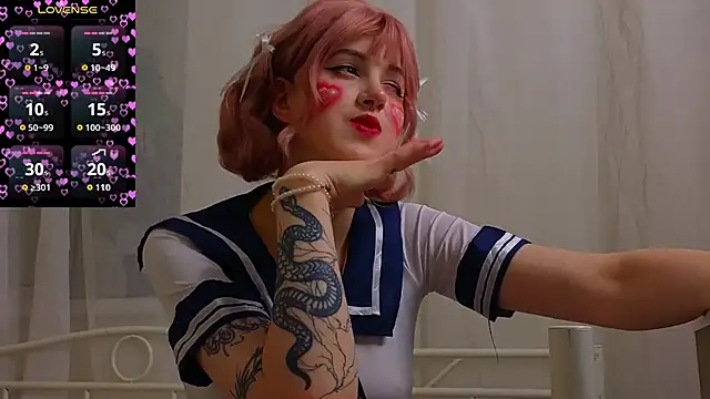 luna son online show from 10/08/25, 09:12