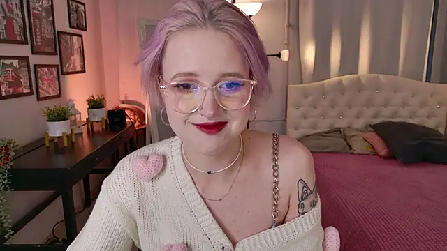 luna son online show from 11/21/25, 06:12